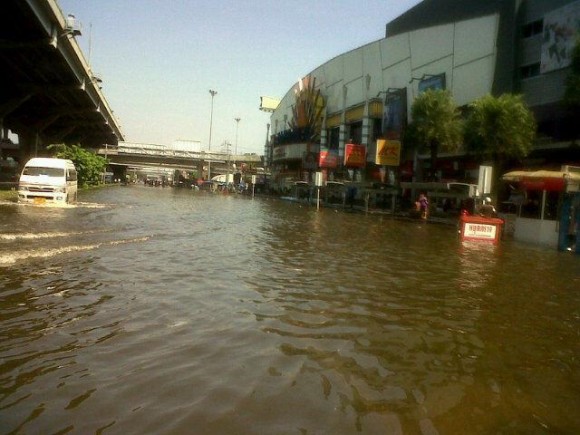 รังสิต-thaiflood04.jpg