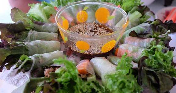 saladroll1.jpg