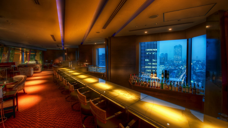 A Bar with a View - Tokyo_resize.jpg