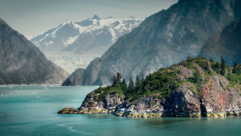 approaching the glacier_resize.jpg