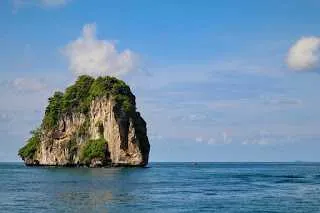 phi-phi-islands-2785741_640.webp