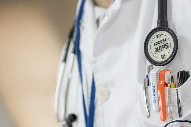 doctor-g0fb620749_640.jpg