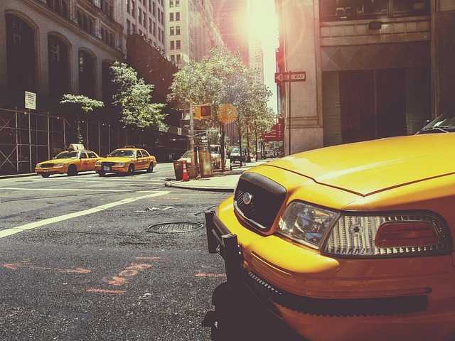taxi-g810665efa_640.jpg