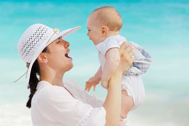 mother-gdf060b5fb_640.jpg