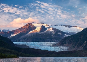 ธารน้ำแข็งที่สวยงามที่อลาสก้า