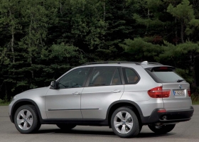 BMW X5 Widescreen Wallpapers 1