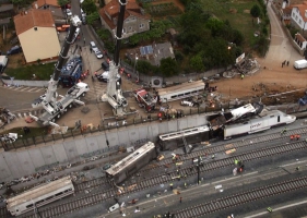 โศกนาฏกรรมครั้งใหญ่ รถไฟตกรางในสเปน