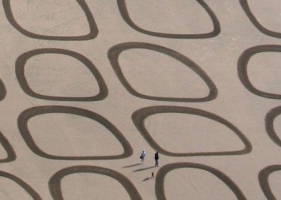 สร้างสรรค์งานศิลป์บนหาดทราย