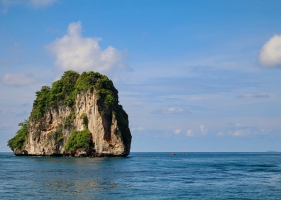 สำหรับผู้ที่สนใจอยากไปเที่ยวอ่าวนาง เกาะพีพี ควรเลือกสิ่งนี้ติดตัวด้วย